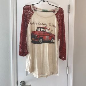 Santa vintage chic shirt with lace sleeves!